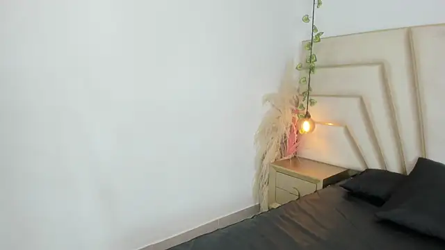 Emily Kurth online show from September 26, 1:58 am