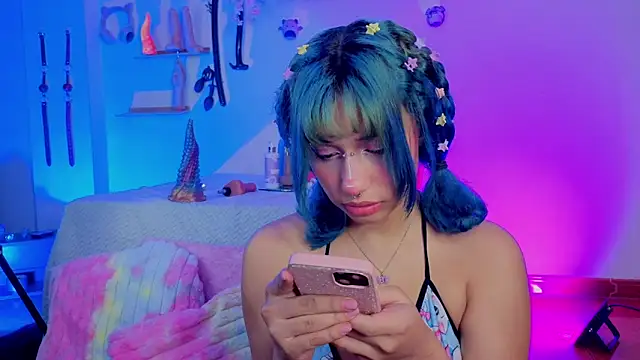 zoelight18 online show from March 8, 10:19 am