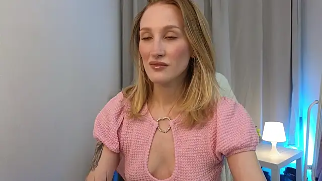 BiancaHelo online show from October 2, 2:00 pm