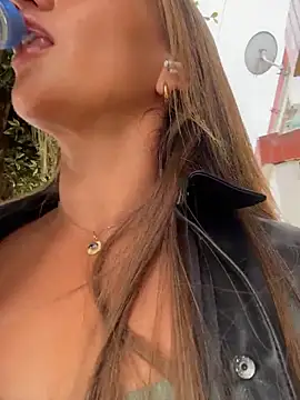 Ninabigtitied online show from February 19, 2:49 pm