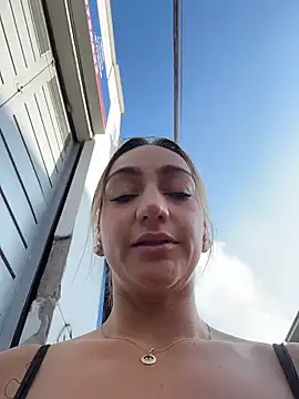 Ninabigtitied online show from March 15, 12:29 pm