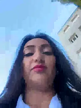 Ninabigtitied online show from October 12, 8:17 am