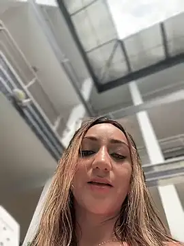 Ninabigtitied online show from February 13, 3:02 pm