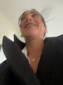 Ninabigtitied online show from November 11, 10:45 am