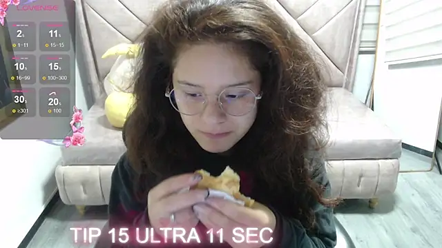 Velvet Moon V online show from December 19, 1:14 pm