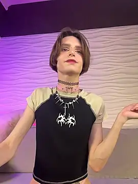 madi snow online show from November 8, 8:14 pm