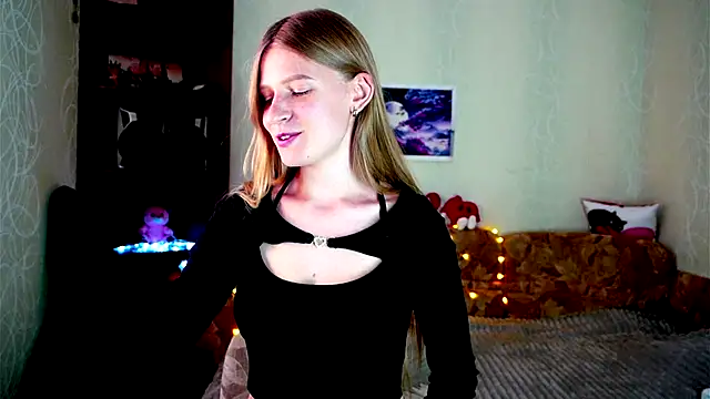 Snapshot of Luntryy chatting on October 3, 10:20 am Luntryy online show from October 3, 10:20 am