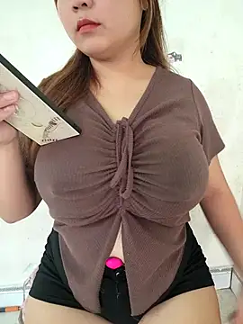 Snapshot of Akira_sera chatting on October 5, 9:47 am Akira sera online show from October 5, 9:47 am