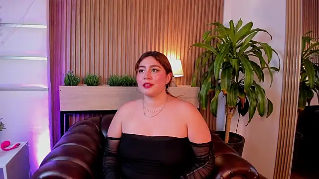 Snapshot of AdelaTaylor chatting on October 11, 9:50 pm AdelaTaylor online show from October 11, 9:50 pm