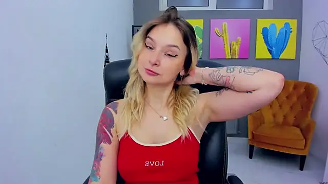 LilFleurish online show from April 14, 4:56 am