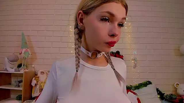 Blondy Fina online show from January 17, 5:04 am