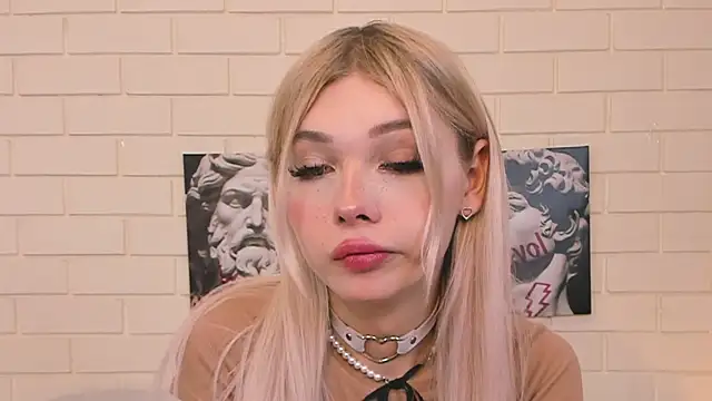 Blondy Fina online show from October 26, 6:09 am