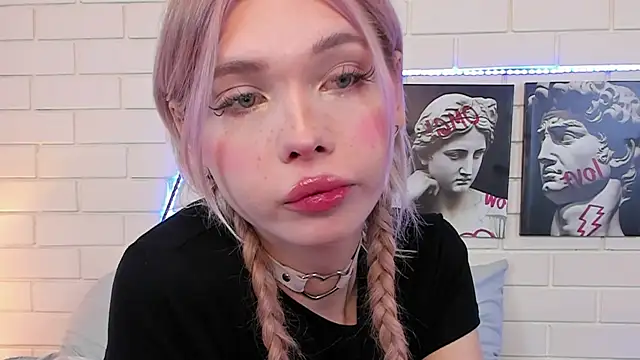 Blondy Fina online show from September 15, 5:05 am