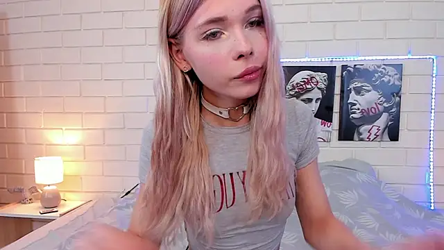 Blondy Fina online show from September 14, 4:54 am