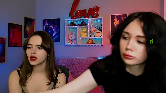 riley sanders online show from March 23, 8:15 pm