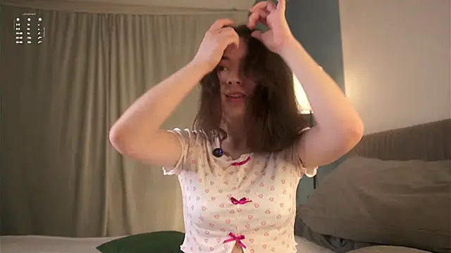 Snapshot of AlbertaClack chatting on September 25, 12:04 pm AlbertaClack online show from September 25, 12:04 pm