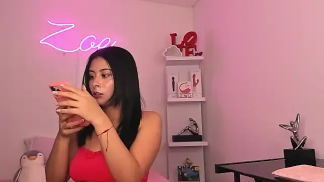 zoecams1 online show from March 24, 8:47 pm