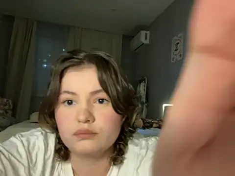 MoonIvy  online show from December 3, 5:26 pm