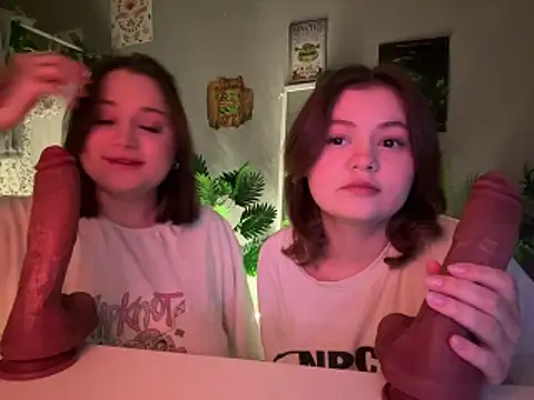 MoonIvy  online show from January 5, 6:55 pm