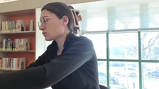 bambifarrina online show from February 11, 9:16 pm