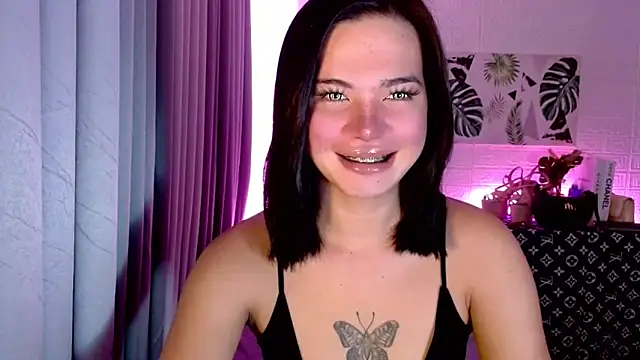 Snapshot of _SexyButterfly chatting on October 14, 8:11 pm SexyButterfly online show from October 14, 8:11 pm