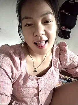 Snapshot of naop04 chatting on October 20, 4:37 am naop04 online show from October 20, 4:37 am