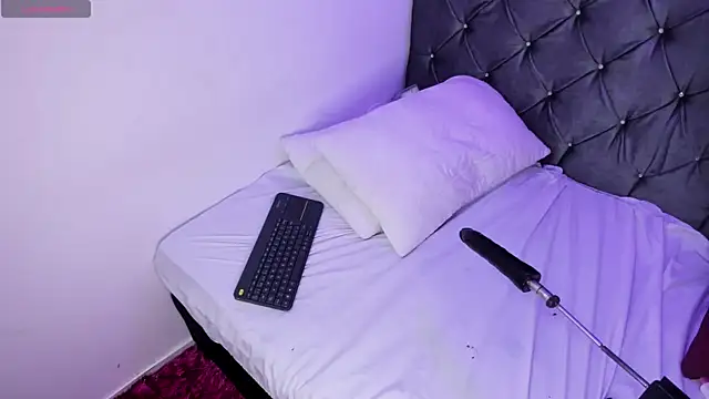 luna78hard online show from October 22, 9:31 pm