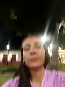 Snapshot of -juicy_ chatting on October 24, 12:17 am -juicy online show from October 24, 12:17 am