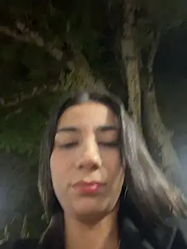 -juicy  online show from August 6, 11:55 pm