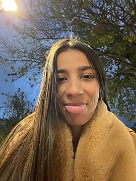 -juicy  online show from February 3, 11:18 pm