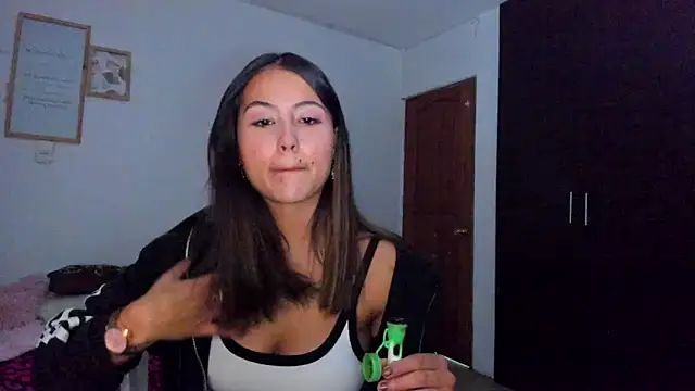 Ana  Pink online show from June 5, 11:33 pm