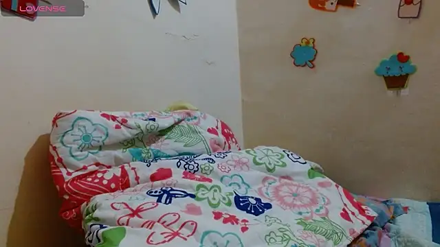 Akasha001 online show from October 16, 4:04 am