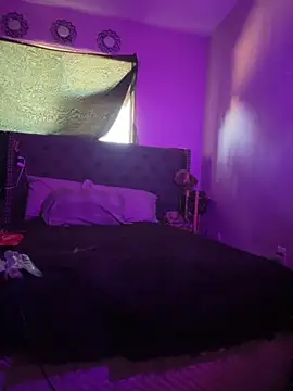 1n0nlythroat online show from September 16, 7:22 pm