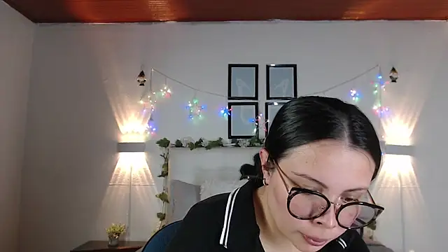 Megan 05  online show from March 13, 7:48 pm