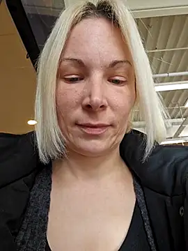 Sunny-Sin online show from February 27, 12:49 pm