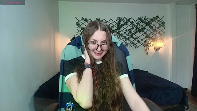 velvet  moon online show from April 2, 12:52 am