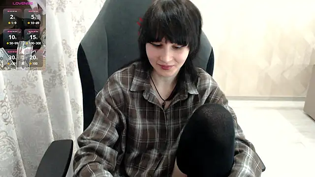Snapshot of MistyDark chatting on October 6, 10:54 am MistyDark online show from October 6, 10:54 am