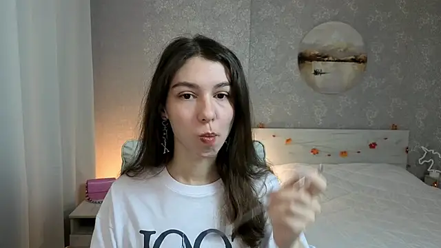 KellyShines online show from December 4, 10:28 am