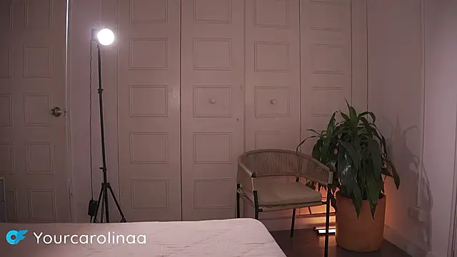 Carolart  online show from February 5, 11:30 pm