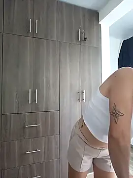 stivenlujan69 online show from November 10, 1:17 pm