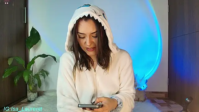 Isa laurentt  online show from January 11, 1:10 am