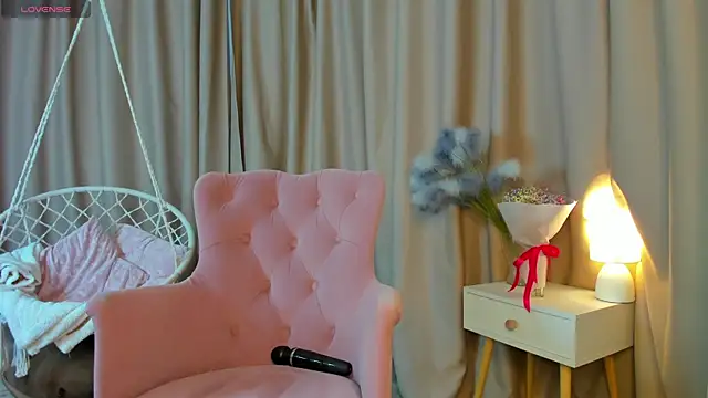 Marie Ellie online show from April 14, 1:27 am