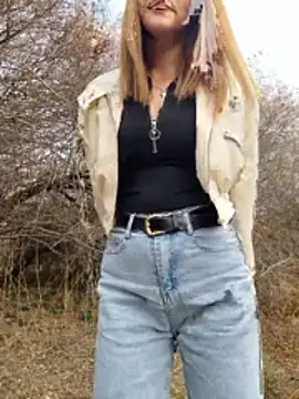 YOOUR EVAA online show from October 26, 9:27 am