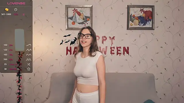 JoanBaggott online show from October 28, 7:41 pm