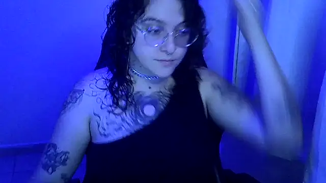 Blue Liz online show from October 21, 8:24 pm