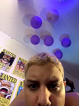 Niico Robiin  online show from October 10, 1:32 am