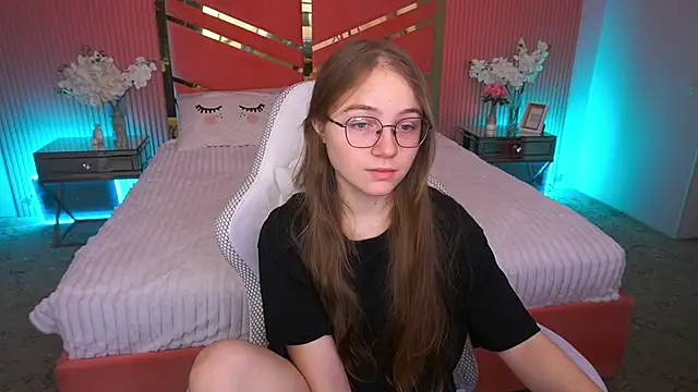 ArrinaWairr online show from November 17, 8:26 am