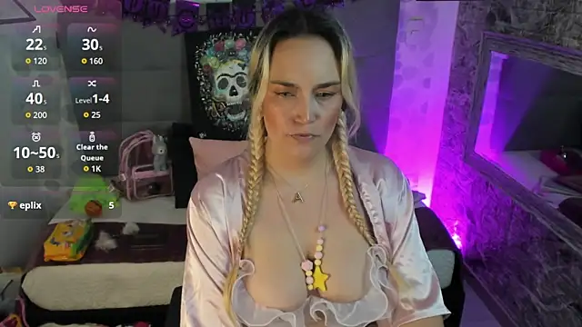 Snapshot of alezzafox__ chatting on October 17, 9:07 pm alezzafox online show from October 17, 9:07 pm