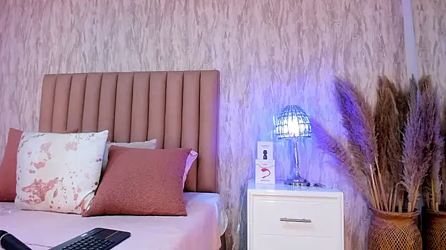 Emely florence  online show from February 10, 3:48 pm