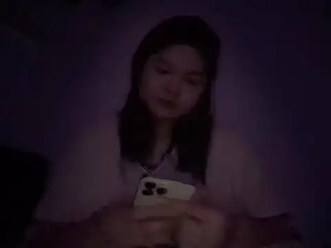 LeanneBettina online show from October 13, 11:35 am